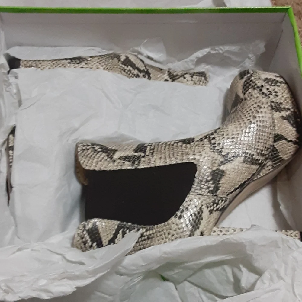 NIB Sam Edelman Abella platform boot